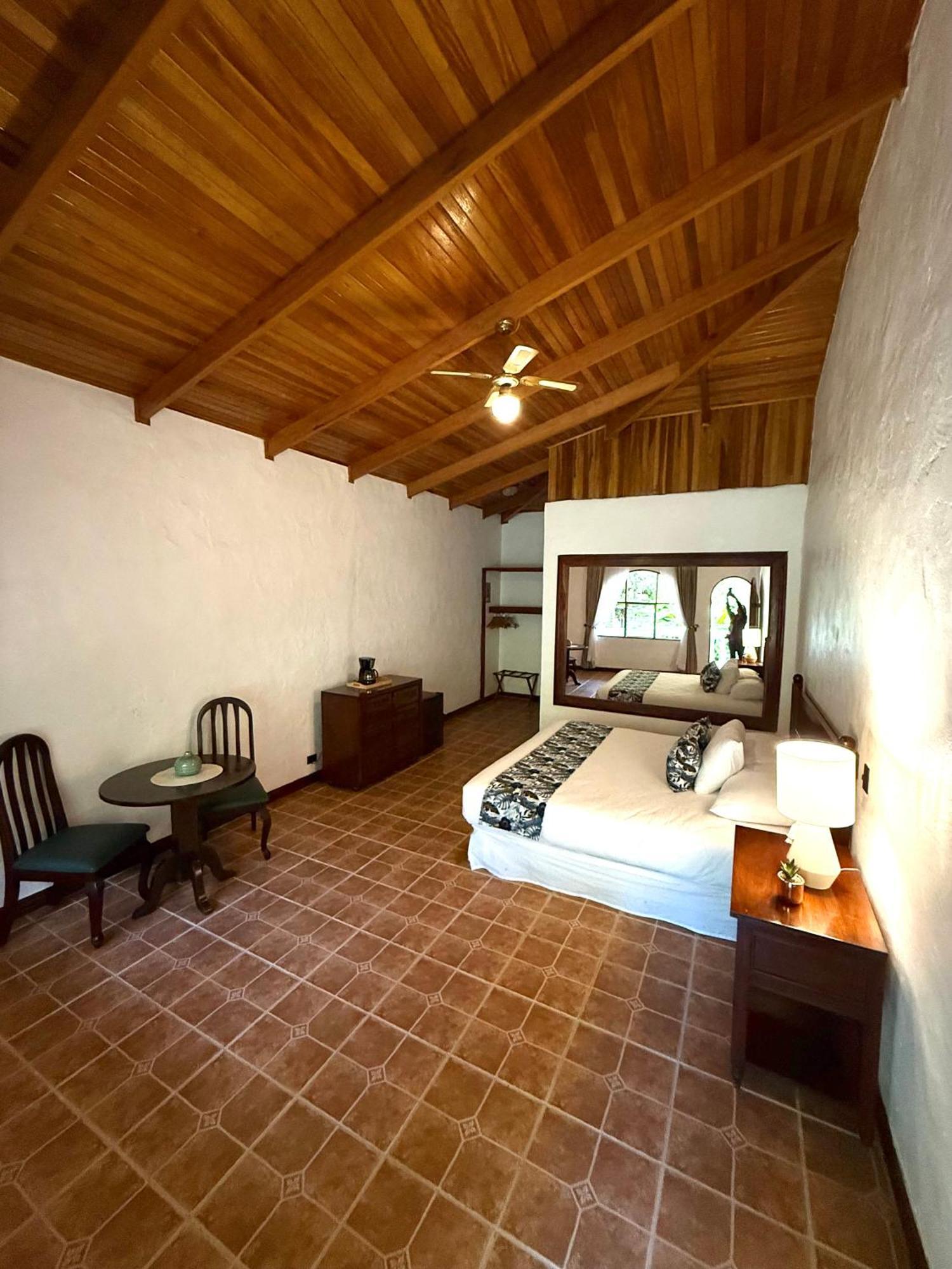 Hotel Rio Perlas Thermal &
