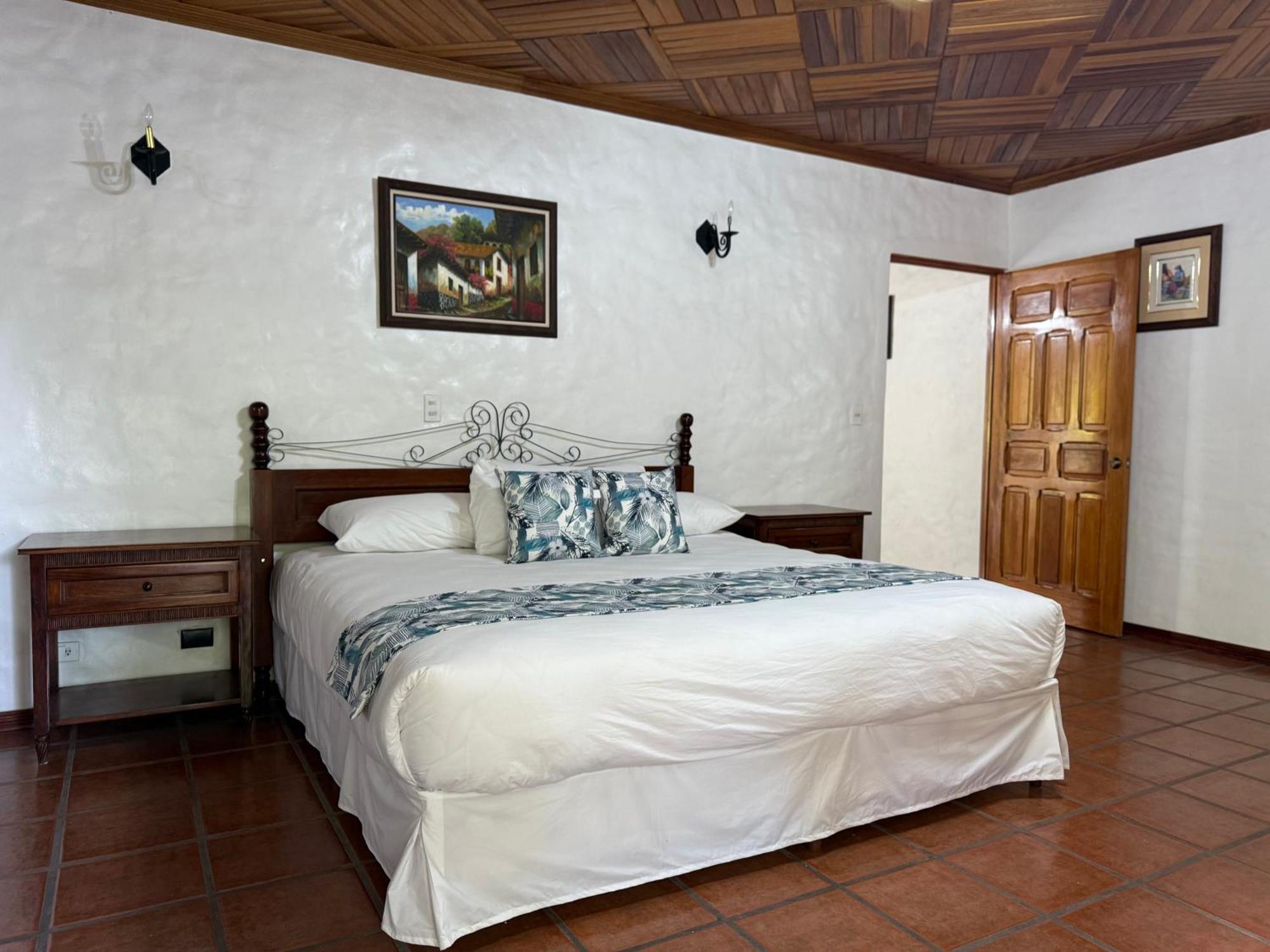 Hotel Rio Perlas Thermal & Cartago